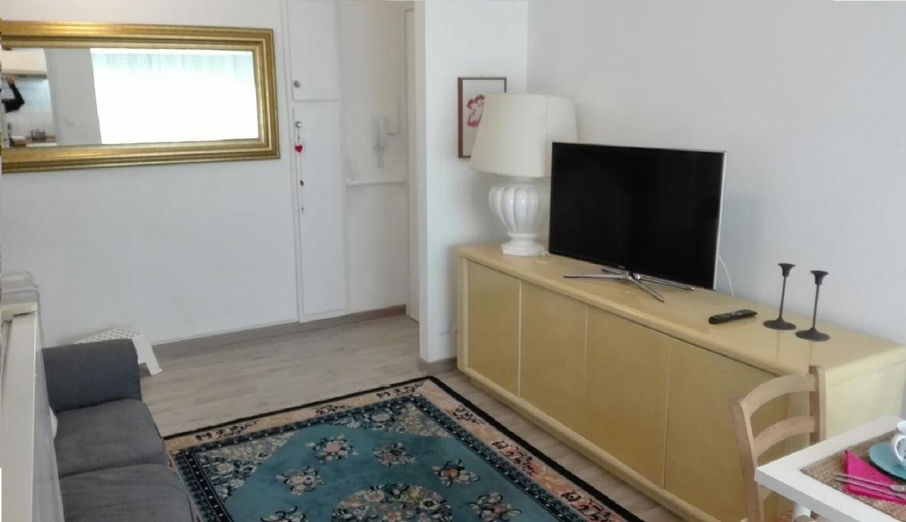 Nice Apartment In Milano, Close To Undergrond M3 Buitenkant foto